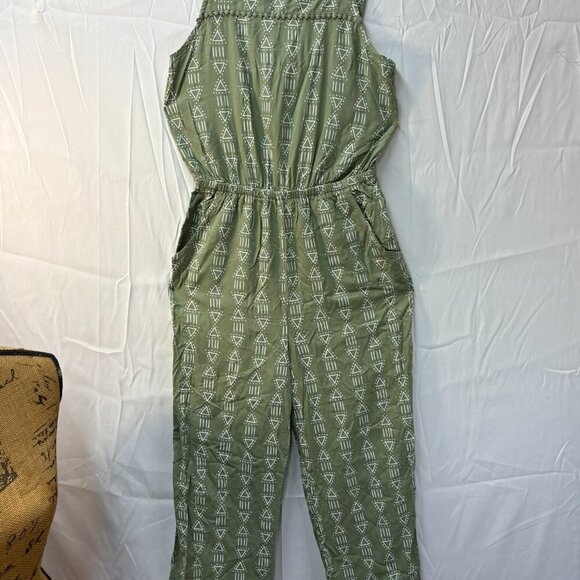 Cat and Jack Romper preteen Large 10/12, sage with Amazonian designs - Picture 9 of 14